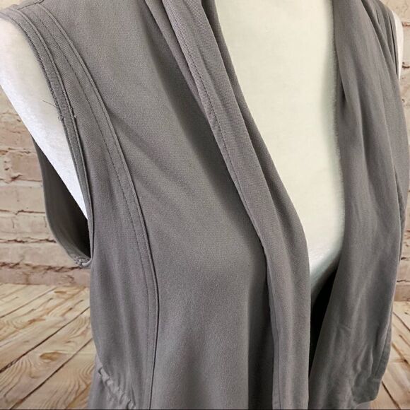 Miami Francesca’s pull cord sleeveless vest - Picture 4 of 6